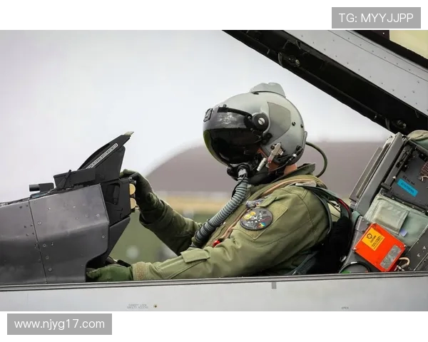 战斗机头盔瞄准具的快速校准流程